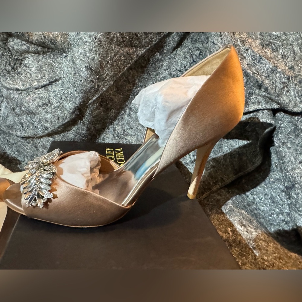 Badgley Mischka Nikki Open-Toe Pump shoes, 10 M US, Leather Sole